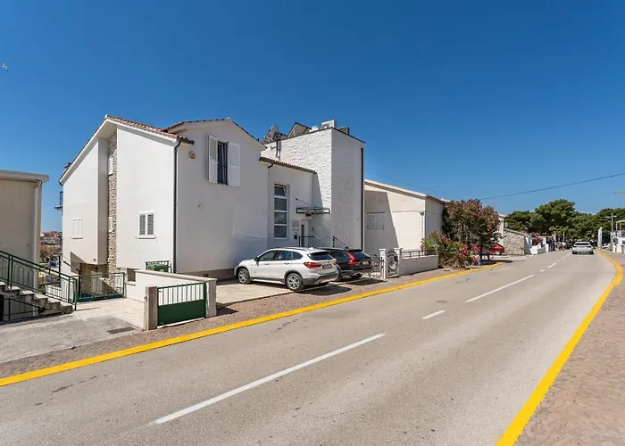 Bepi Malugio דירה *